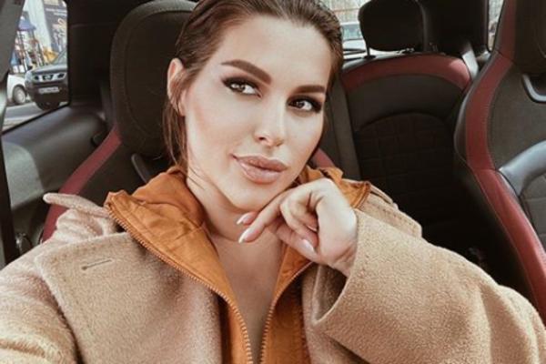 MAJKA SEKE ALEKSIĆ IZGLEDA KAO MILION DOLARA! Pevačica objavila njenu sliku, njena lepota je nerealna! (FOTO)