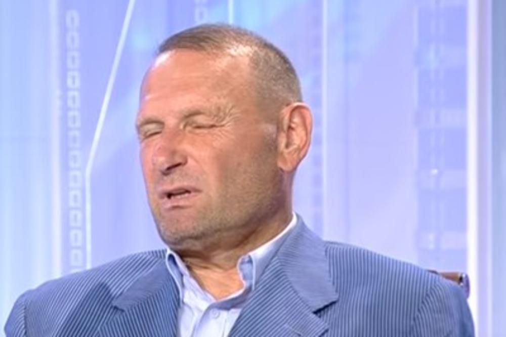 NAMERNO ZAGRLIO ZARAŽENOG MUŠKARCA: Ovaj čovek hteo da dokaže da su mere GREŠKA, pogađajte šta se desilo zatim!