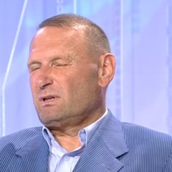 NAMERNO ZAGRLIO ZARAŽENOG MUŠKARCA: Ovaj čovek hteo da dokaže da su mere GREŠKA, pogađajte šta se desilo zatim!