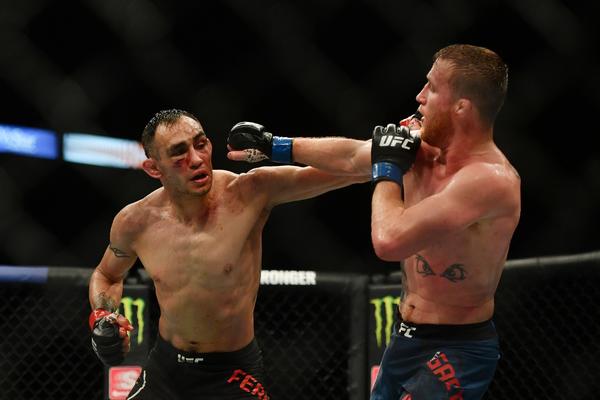 JEDAN OD NAJVEĆIH MMA ŠOKOVA: UFC ima novog šampiona! Toni Ferguson je potpuno razočarao!