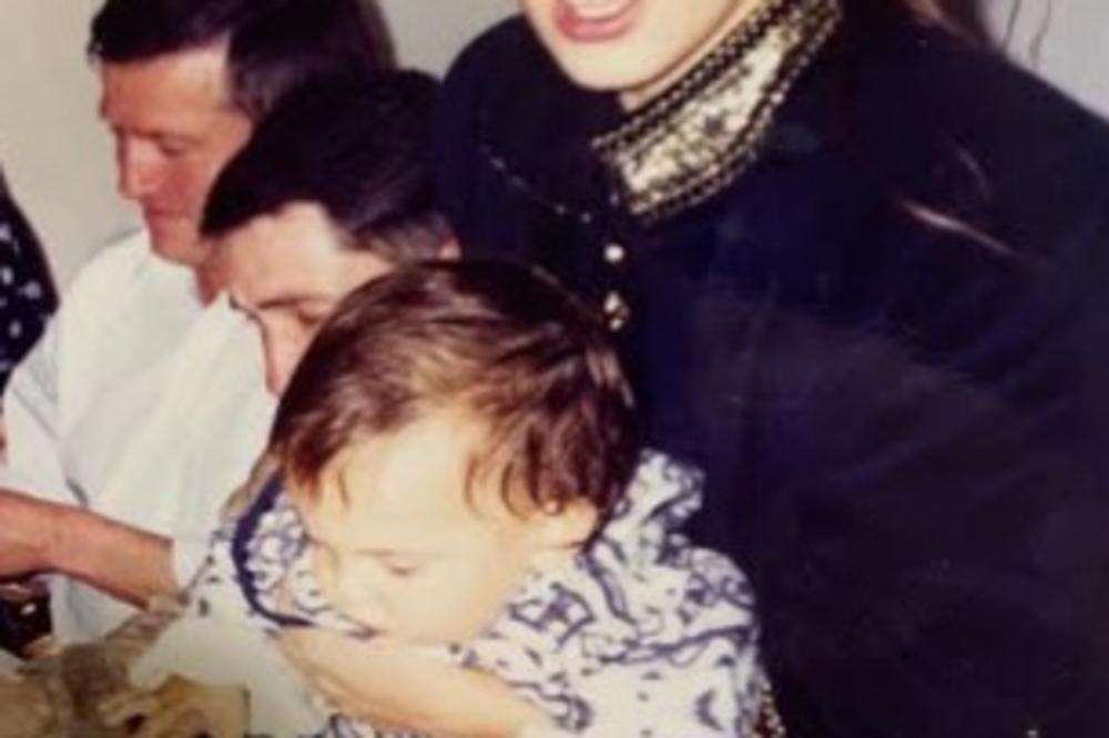 OVAJ ZADRUGAR JE RASTAO RAZDVOJEN OD OCA! Da li ga prepoznajete na fotografiji?