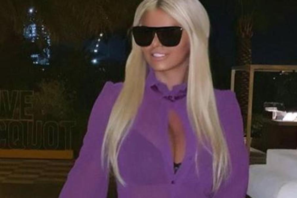 DARA BUBAMARA PREPOREĐENA OD KAKO JE U VEZI SA 20 GODINA MLAĐIM TONIJEM:NOVOM FOTKOM IZ KREVETA PODIGLA SVE NA NOGE