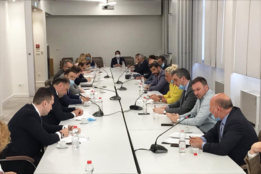 MALI SE DANAS SASTAO SA HOTELIJERIMA: Država je spremna da pomogne SVIMA KOJI SU UGROŽENI ZBOG KORONE