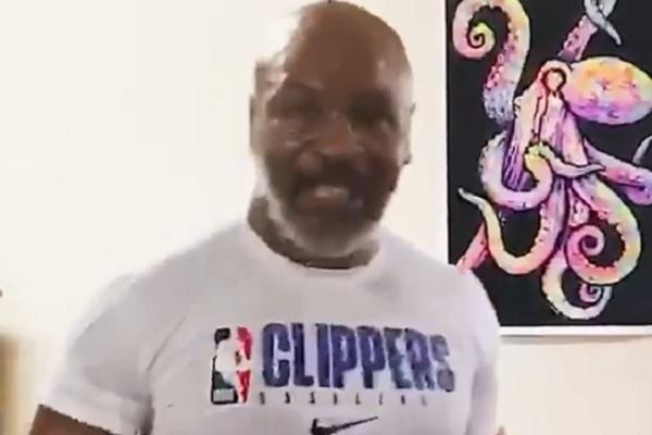 JAČI NEGO PRE 20 GODINA! Tajson okačio novi snimak kako bije - ovi udarci bi srušili i betonski zid!