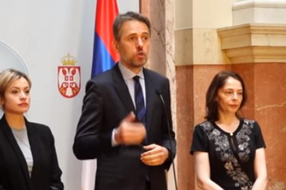 SRAM VAS BILO! S-R-A-M V-A-S B-I-L-O!!! Lider DJB Saša Radulović nikad ovako nije urlao u Skupštini! (VIDEO)