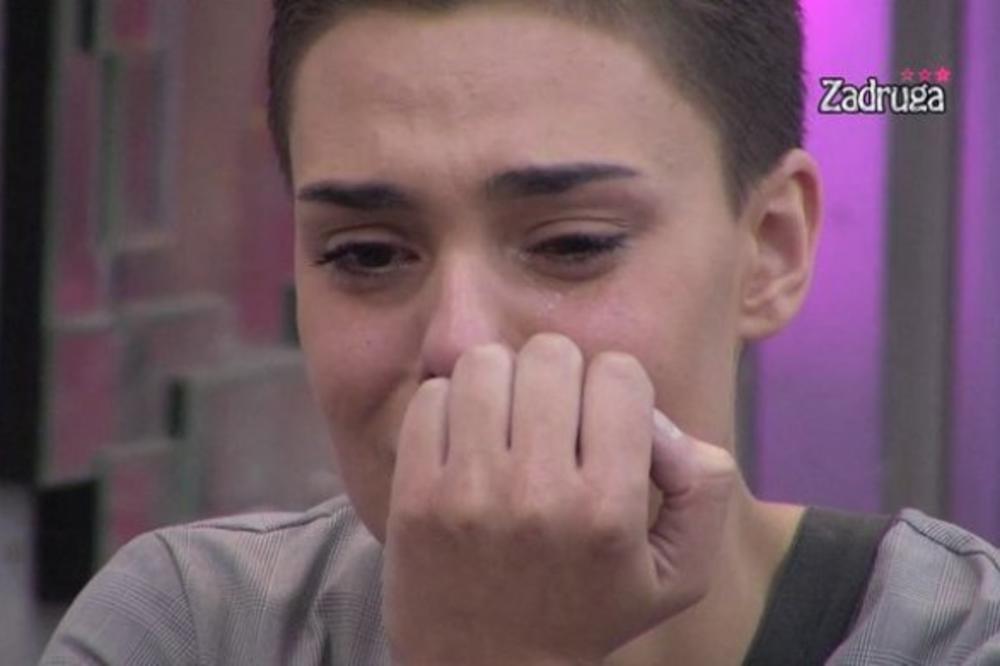 MINA VRBAŠKI HITNO MORA NA PSIHIJATRIJU! Ostavlja jezive poruke svuda po Zadruzi, stručnjaci u strahu za njen život