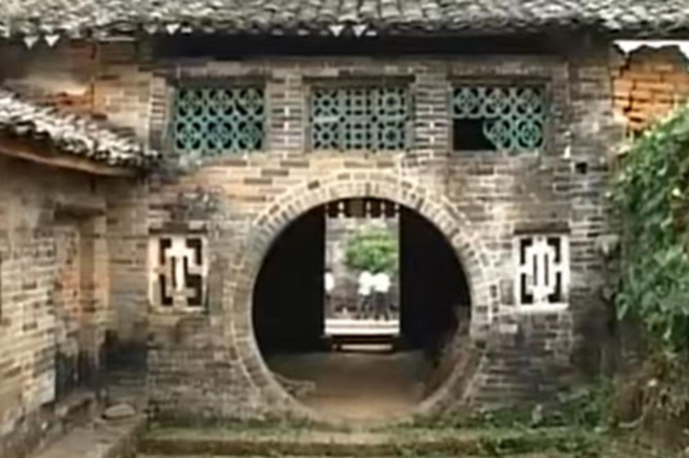 OVO SELO TRESE OZBILJNA SKANDALČINA: Mlada u mrklom mraku promašila sobu, DEVER JE ODRADIO SVOJE!