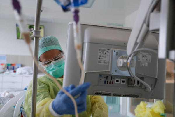 NEMA VIŠE JURNJAVE PO COVID CENTRIMA: Od sada će testiranje na korona virus moći da se uradi kod kuće