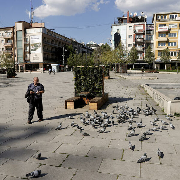 ŽITELJI KOSOVA I METOHIJE NEZADOVOLJNI: Polovina bi napustila zemlju, rado bi otišli u inostranstvo!
