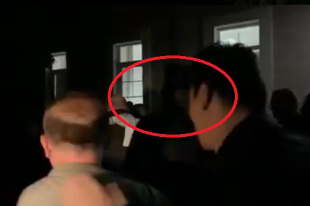 OSVANUO SNIMAK HAPŠENJA VLADIKE JOANIKIJA: U pozadini se čuje 1 jasna poruka (VIDEO)