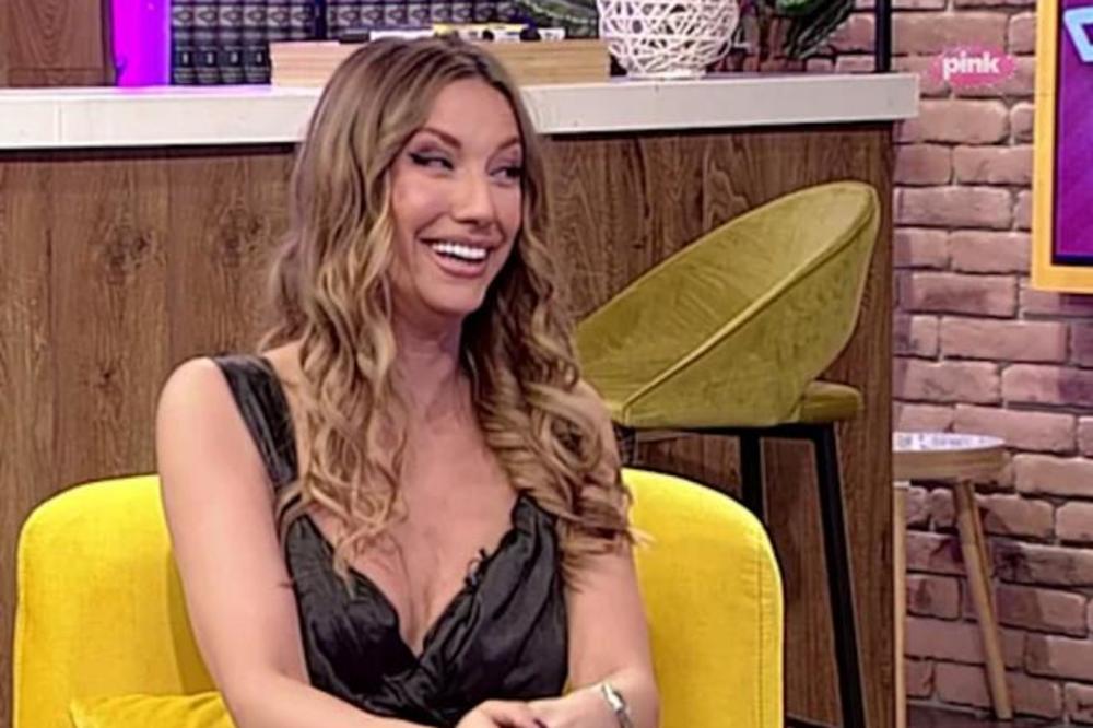 RADA JE SVOJU MAJKU IZGUBILA NAKON STRAŠNE BOLESTI: Sada se pevačica odlučila na ovaj korak! NEREALNO (FOTO)