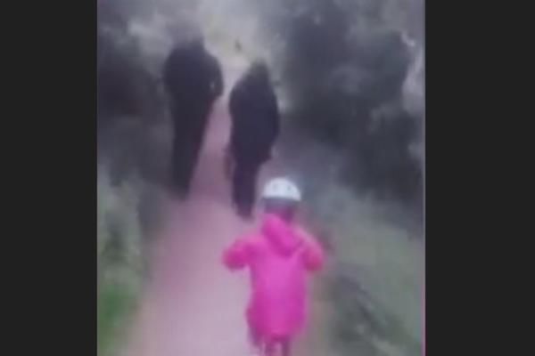 DEVOJČICA SE UBILA NAKON SILOVANJA: Na njenom grobu zatekli su UŽAS koji je dodatno uznemirio porodicu!