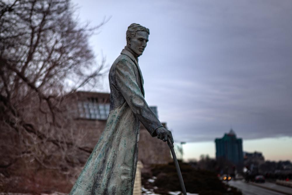 SEĆANJE NA JEZIVI POKOLJ U TESLINOM RODNOM SELU: Spaljeno je SVE što je SRPSKO!