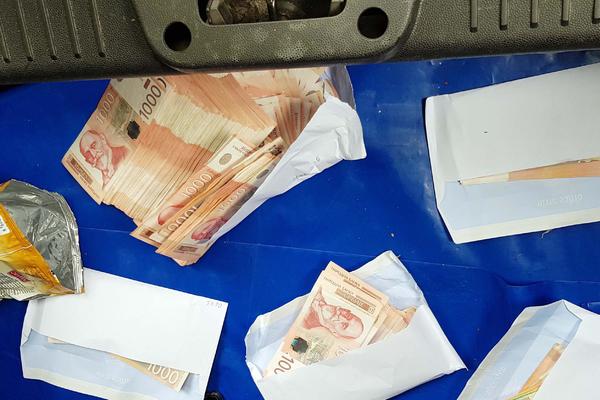 EKIPA IZ NOVOG SADA POPADALA ZBOG PRIMANJA MITA! Oni se obogatiše, gledajte samo KOJE SU ONI PARE UZELI