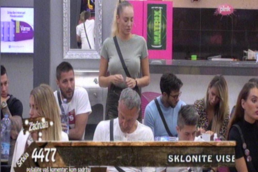 LUNA ODUSTAJE OD KARIJERE: Imam preče stvari od toga da ja budem kao neka pevačica!