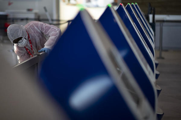 FRAPANTNE BROJKE! Broj obolelih od korone premašio 4,5 miliona, preminulo više od 300.000