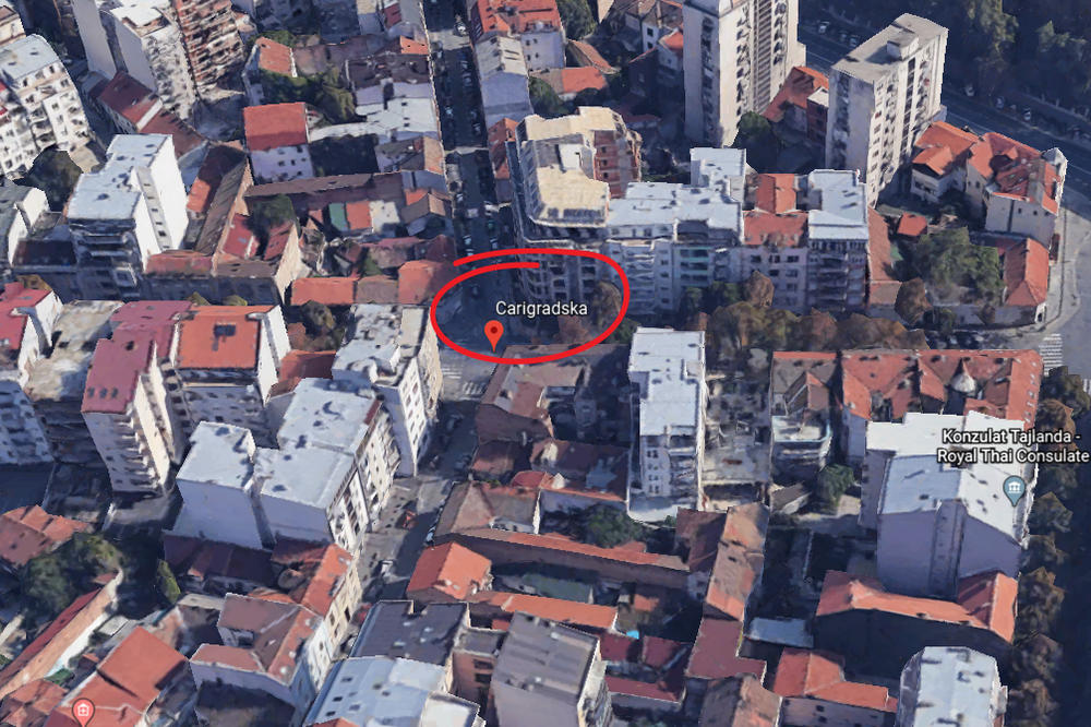 TRAGEDIJA U BEOGRADU! Žena skočila sa drugog sprata zgrade i poginula