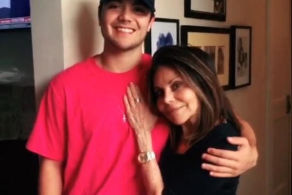 MLADIĆ VERIO BABU OD 70 GODINA: Starija od njega POLA VEKA - komentari PLJUŠTE NA SVE STRANE (VIDEO)