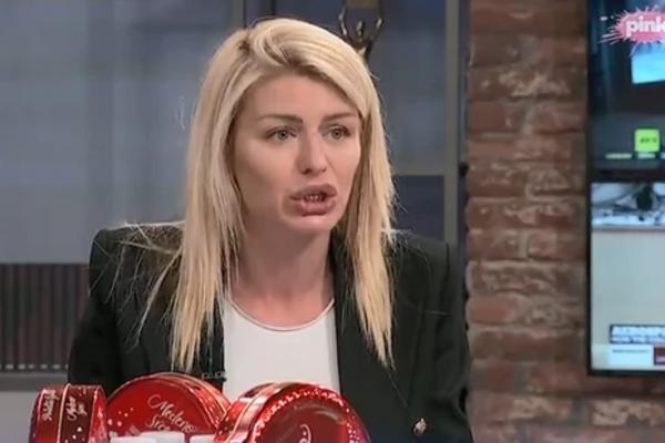 UŽAS U PORODICI SRPSKE MANEKENKE! HITNO SE OBRATILA FANOVIMA ZA POMOĆ: Strahuje za njen život!