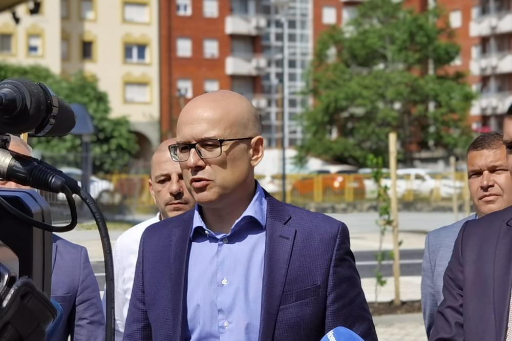 GRADONAČELNIK VUČEVIĆ: Započinjemo sistemsko rešavanje hroničnog problema nedostatka parking prostora u Novom Sadu