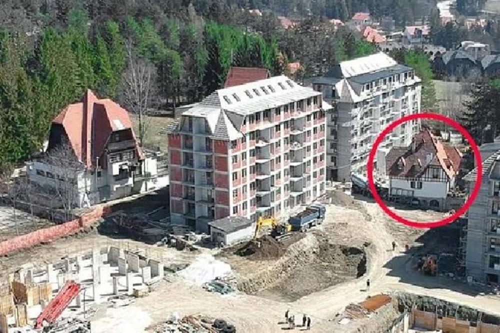 DIVLJAJU I NA BOGA NE MISLE! Na Zlatiboru uništili Titovu vilu zbog novih zgrada!