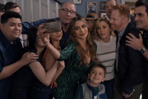 UMRO GLUMAC IZ SERIJE KOJU JE SRBIJA OBOŽAVALA: Svet se oprašta od legendarnog komičara!