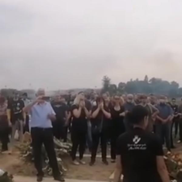 GROBARI NA VELIČANSTVEN NAČIN ODALI POČAST PREMINULOM DRUGU: Pesma grmela kao nikada - emotivne scene sa pomena!