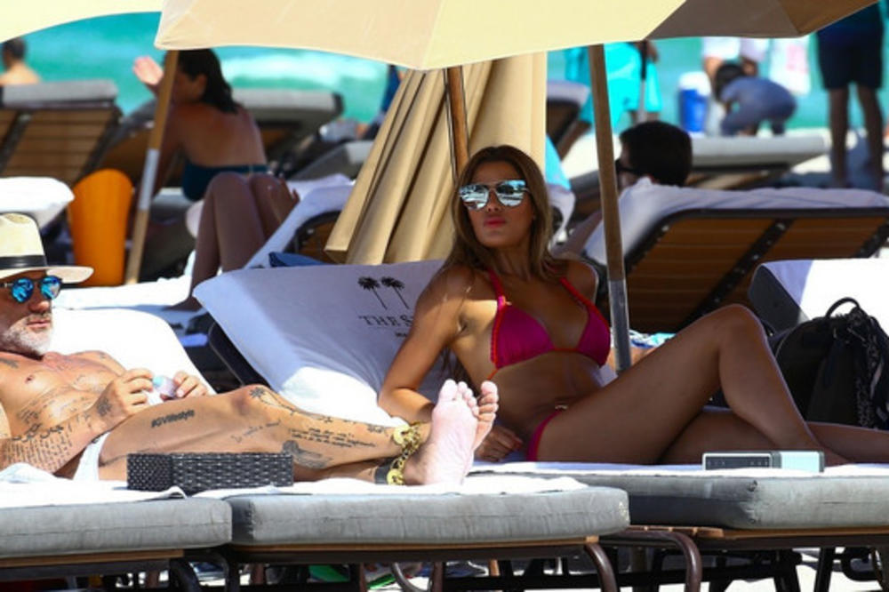 OSTAVIO JE POSAO U VELIKOJ FIRMI I ODLUČIO DA POSTANE DJ: Sad čeka dete sa 25 godina mlađom ženom i zvezda je!