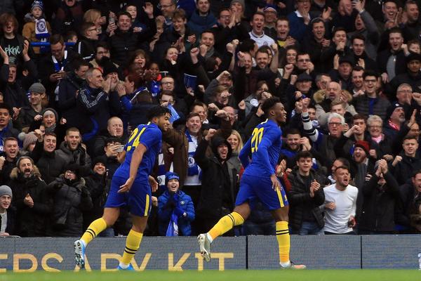 UHAPŠEN FUDBALER ČELSIJA: Razmenjivao bezobrazne fotke s jednom devojkom, ona završila u bolnici posle noći s njim!