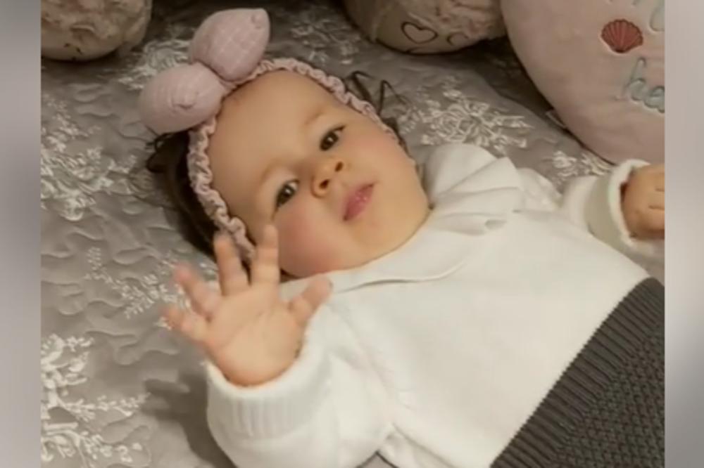 KO NA OVO MOŽE DA OSTANE RAVNODUŠAN? Mala Sofija (1) ni glavicu ne može sama da drži, POMOZITE AKO BOGA ZNATE