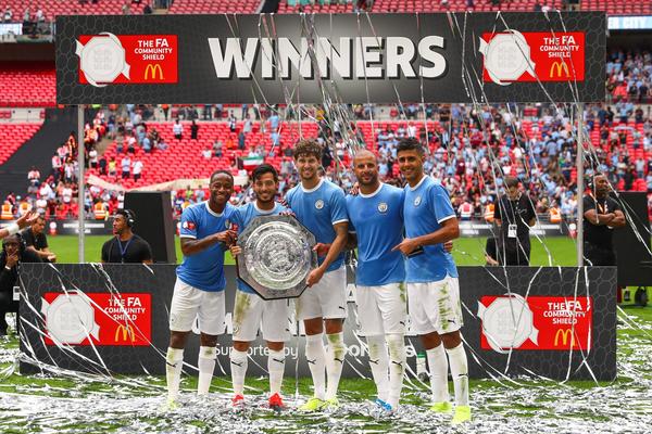 BIVŠA DEVOJKA PRIJAVILA FUDBALERA MANČESTER SITIJA: Halo, policija, on me špijunira - upao mi je na kamere!