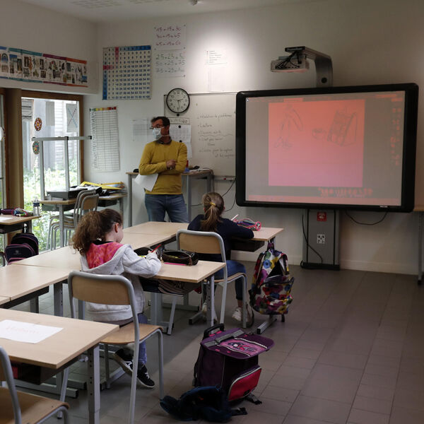 NASTAVA ZA UČENIKE OD PETOG DO OSMOG RAZREDA VIŠE NEĆE IZGLEDATI ISTO! Roditelji, spremite decu za VAŽNU stvar