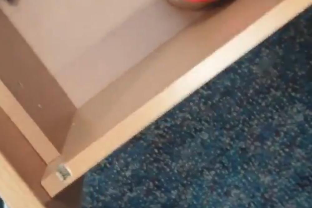 POSLE 9 NEDELJA VRATILA SE U KANCELARIJU I UGLEDALA BANANU KOJU JE TAMO OSTAVILA: Kad nije pala u nesvest! (VIDEO)