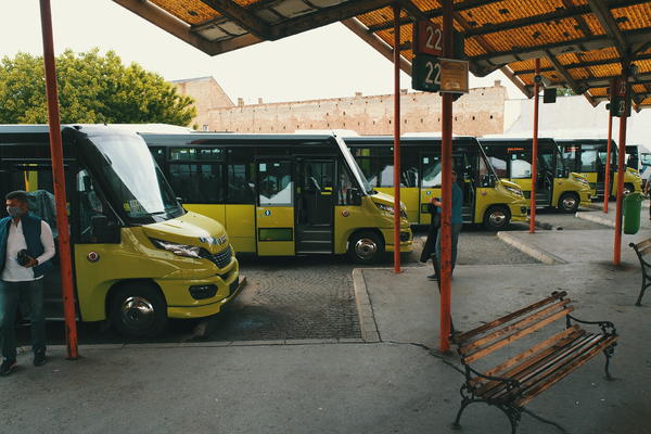 PANČEVO KROZ JAVNO-PRIVATNO PARTNERSTVO ORGANIZUJE JAVNI PREVOZ: Stigli novi ekološki autobusi (VIDEO)