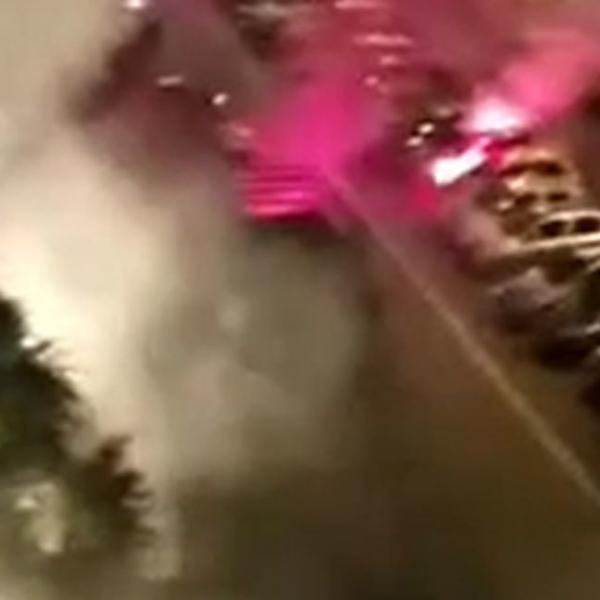 NAVIJAČKI HAOS U RAKOVICI: Brutalna tuča huligana u ponoć! Gde bežite, p***e! Alo, bre, pusti ga!