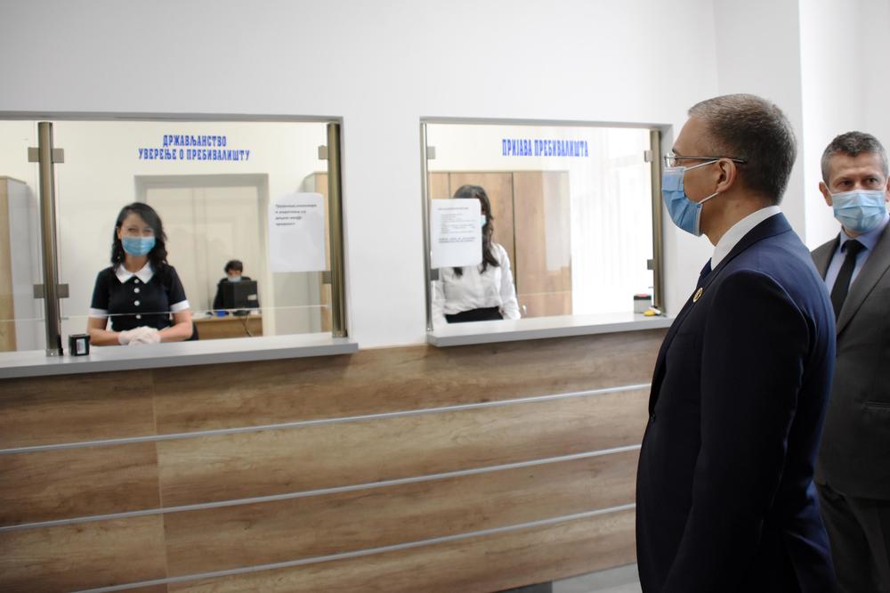 ZADOVOLJAN! Ministar Stefanović obišao renoviranu zgradu Policijske stanice Loznica pa posalo poruku!