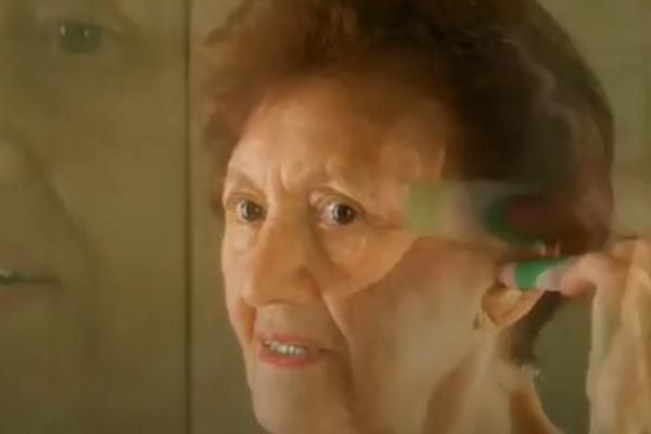 ŽUTO IZ UŠIJU NEMA ŠANSE! Da li je ovo najodvratnija reklama ikada? (VIDEO)