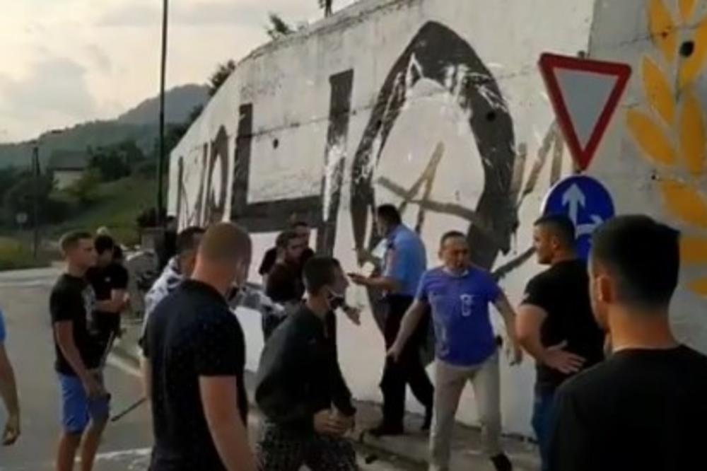 BUKTI NAVIJAČKI RAT: Delije uništavaju Partizanov grafit, dok Grobari gledaju! (VIDEO)