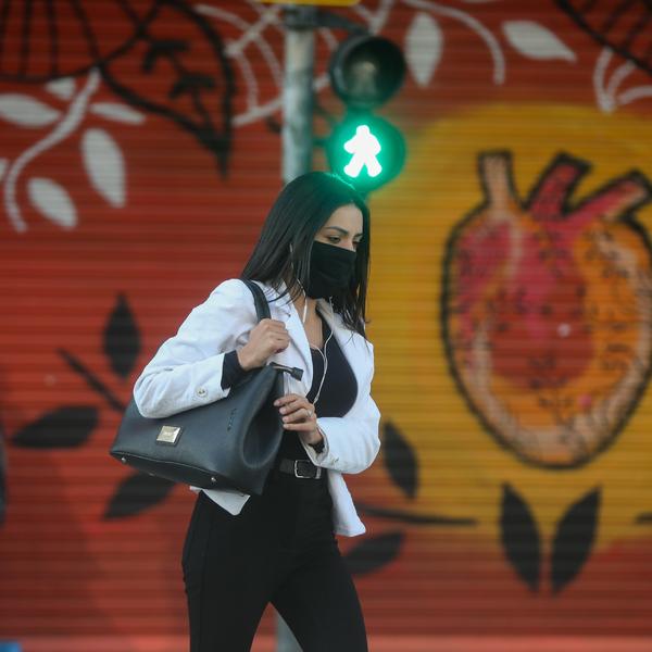 NAJVEĆI MIT U KOJI VERUJEMO JE DA LETO USPORAVA VIRUS: Sada postoji i dokaz za to!
