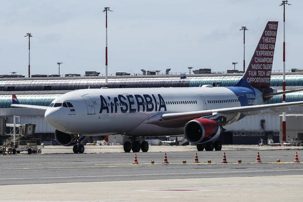 PREUSMERAVANJE LETOVA IZMEĐU BEOGRADA I KATANIJE NA AERODROM LAMECIJA TERME: Hitno se oglasila "Er Srbija"