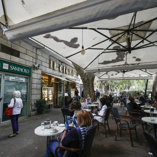 ITALIJANI PRETE SVOJIM GRAĐANIMA: Ukoliko zateknemo ljude bez maske, zatvorićemo BAROVE I PRODAVNICE