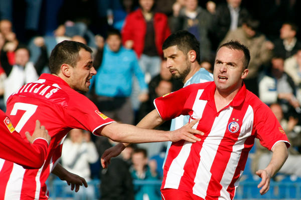 IZ ZVEZDE BLJUJU VATRU NA KOROMANA: Pljunuo nas je zarad drugog kluba, a ne smeta mu da prima platu na Marakani!