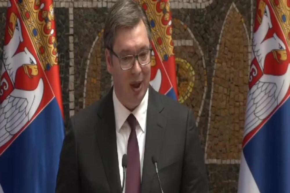 VUČIĆ JE IMAO DOBRU PORUKU ZA SVE GRAĐANE: Mogu računati na stabilnost, plate i penzije biće neizmenjene