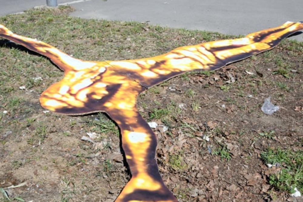 OVAJ ČOVEK STOJI IZA STATUE ISUSA NA NOVOM BEOGRADU: Reč je o dobro poznatom licu! (FOTO)