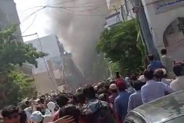 PUTNIČKI AVION SA 200 PUTNIKA SRUŠIO SE USRED GRADA: Veliki dim kulja na sve strane! (VIDEO)