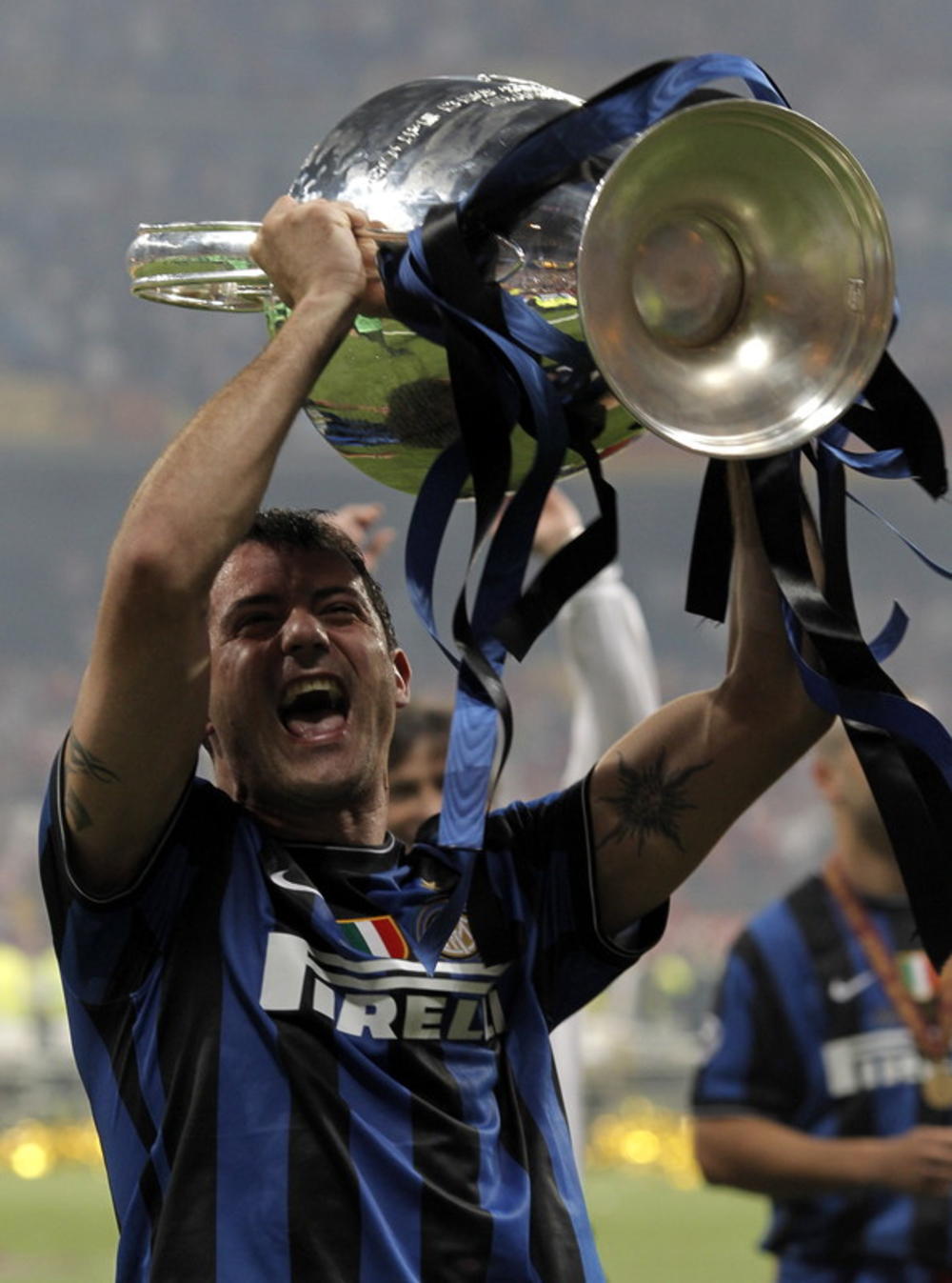 Dejan Stanković sa peharom Lige šampiona