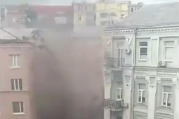 BAČENA BOMBA NA OPOZICIONU PARTIJU! Haos u gradu, zna se i ko stoji iza napada! (VIDEO)