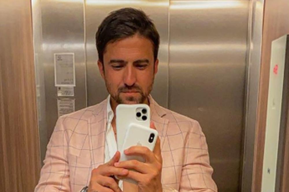 NOVAK I EKIPA POCEPALI JANKA: Tipsa napravio ludo slavlje rođenja sina, a kako je bilo vidi se na košulji koje nema