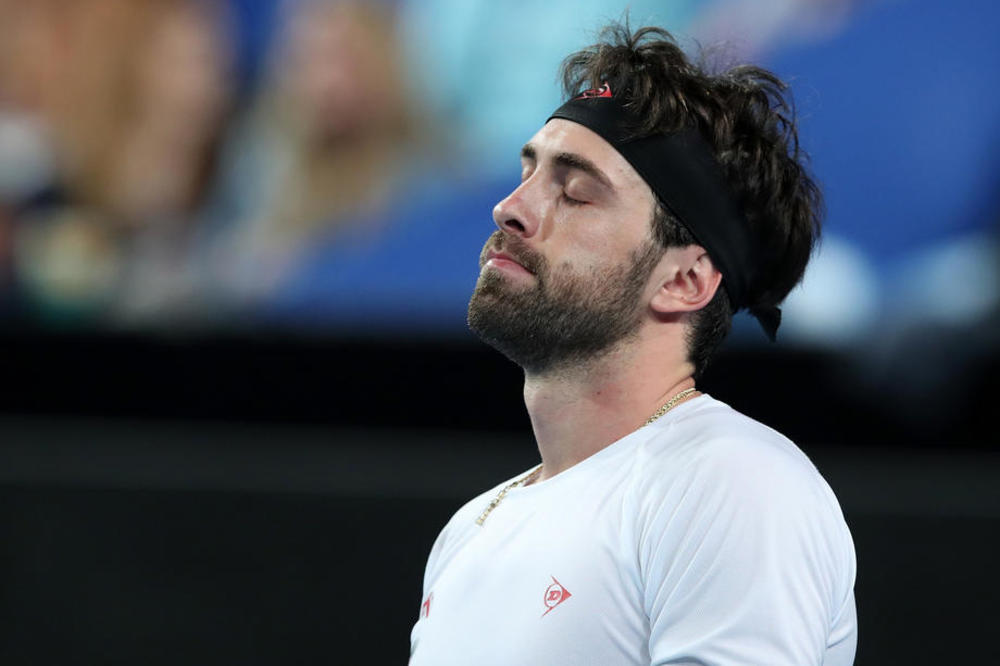 UHAPŠEN POZNATI TENISER: Pretukao ženu pred detetom!