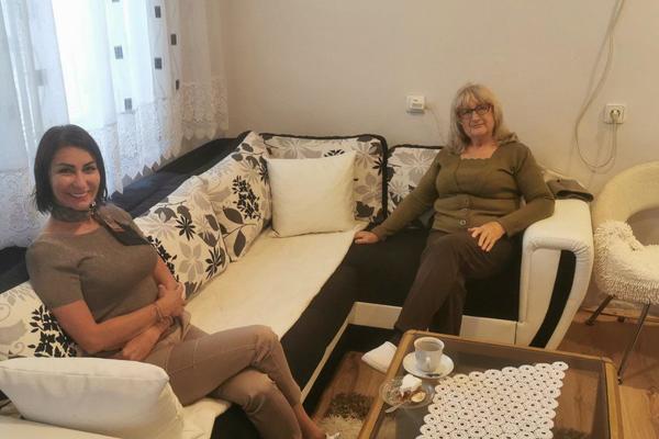 VAŽNO JE DA NIKADA NE ZABORAVIMO NAJSTARIJE SUGRAĐANE: Suzana Perić obišla je baka Radu (71) za rođendan